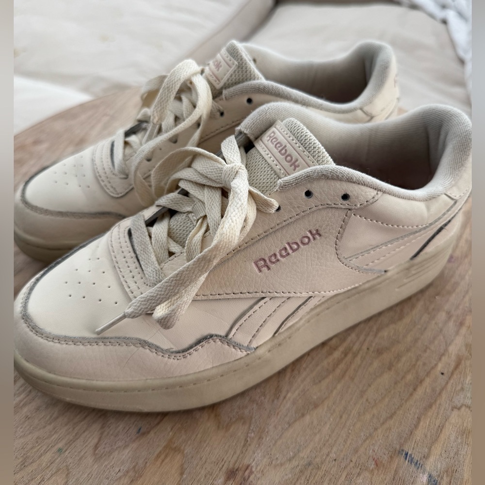 REEBOK Court Advance Ivory & Pink Womens Sneaker Size 7.5
